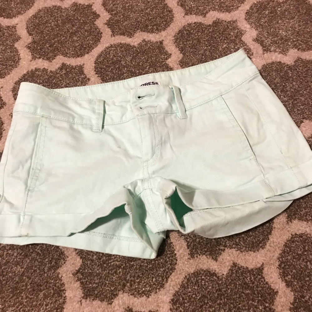 EXPRESS MINT SHORTS SIZE 2